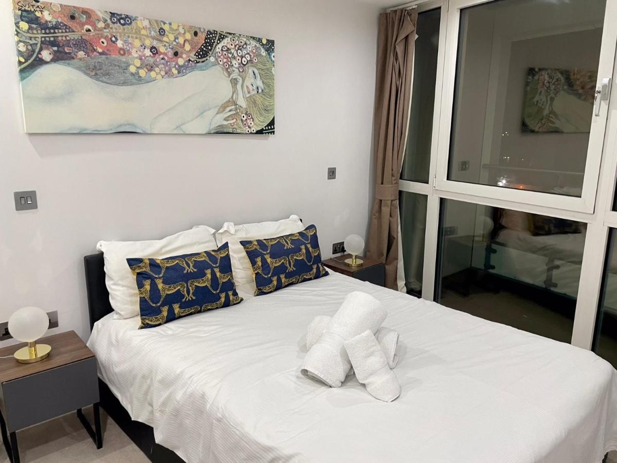 Gunwharf Quays Harbour Apartments Portsmouth Eksteriør billede
