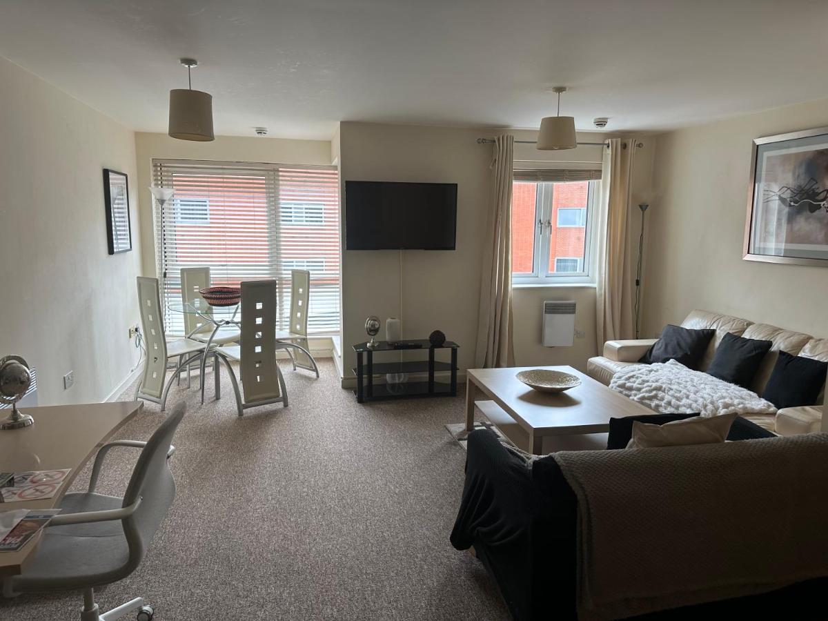 Gunwharf Quays Harbour Apartments Portsmouth Eksteriør billede