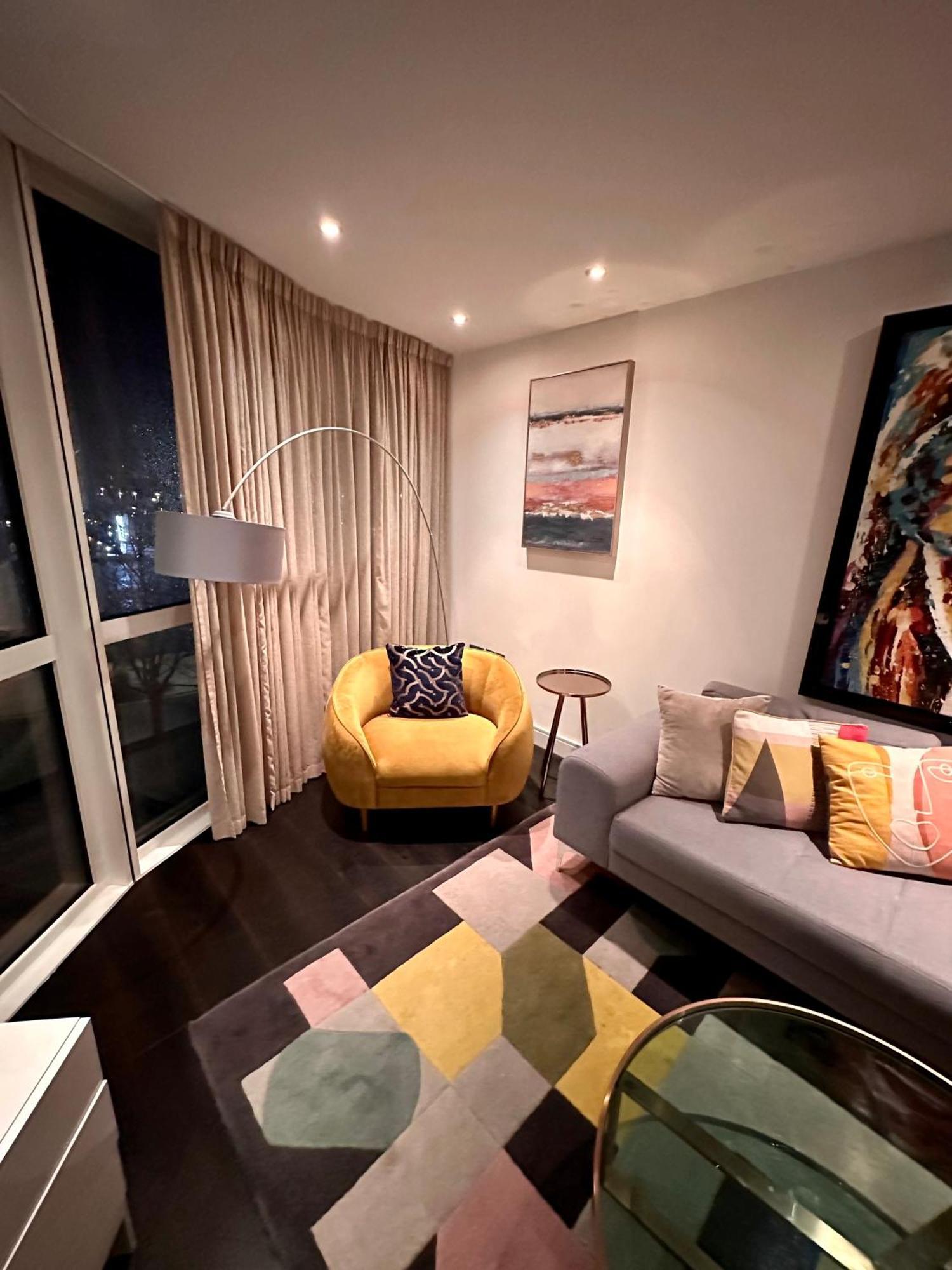 Gunwharf Quays Harbour Apartments Portsmouth Eksteriør billede